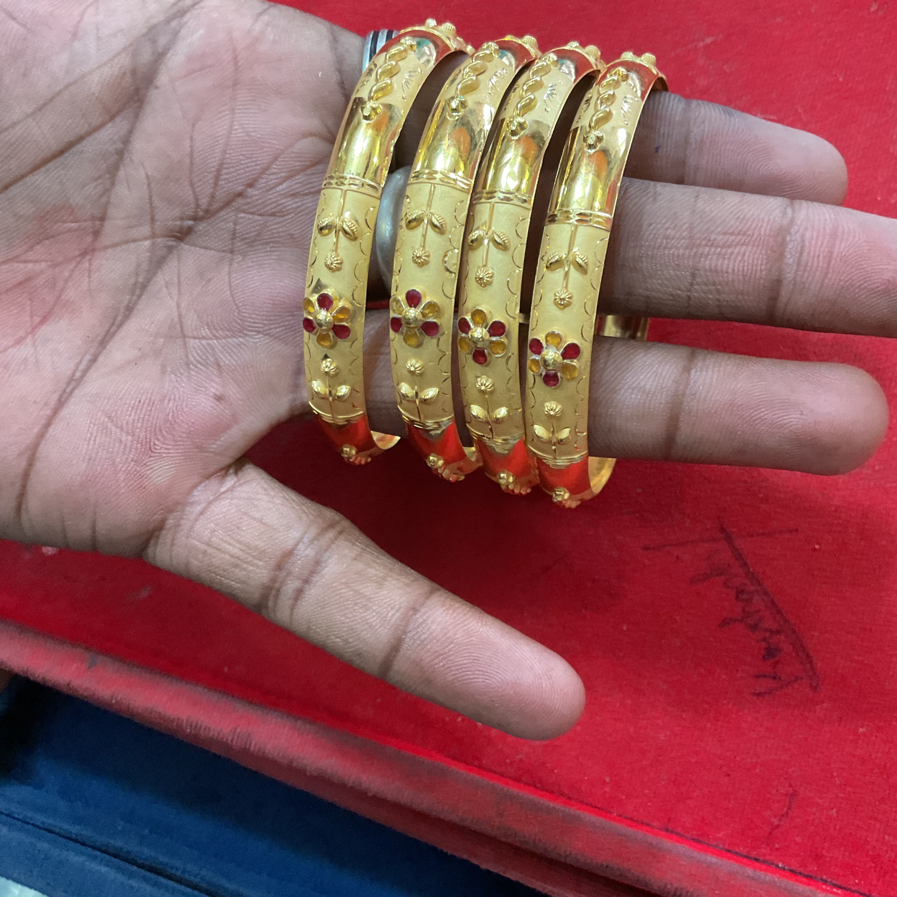 Gold bangal - View 2