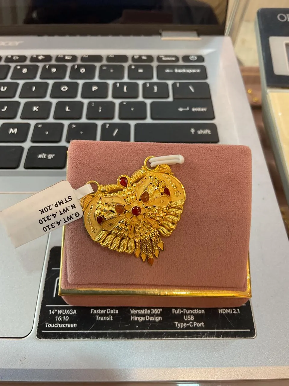 DOUBLE KUNDA PENDENT