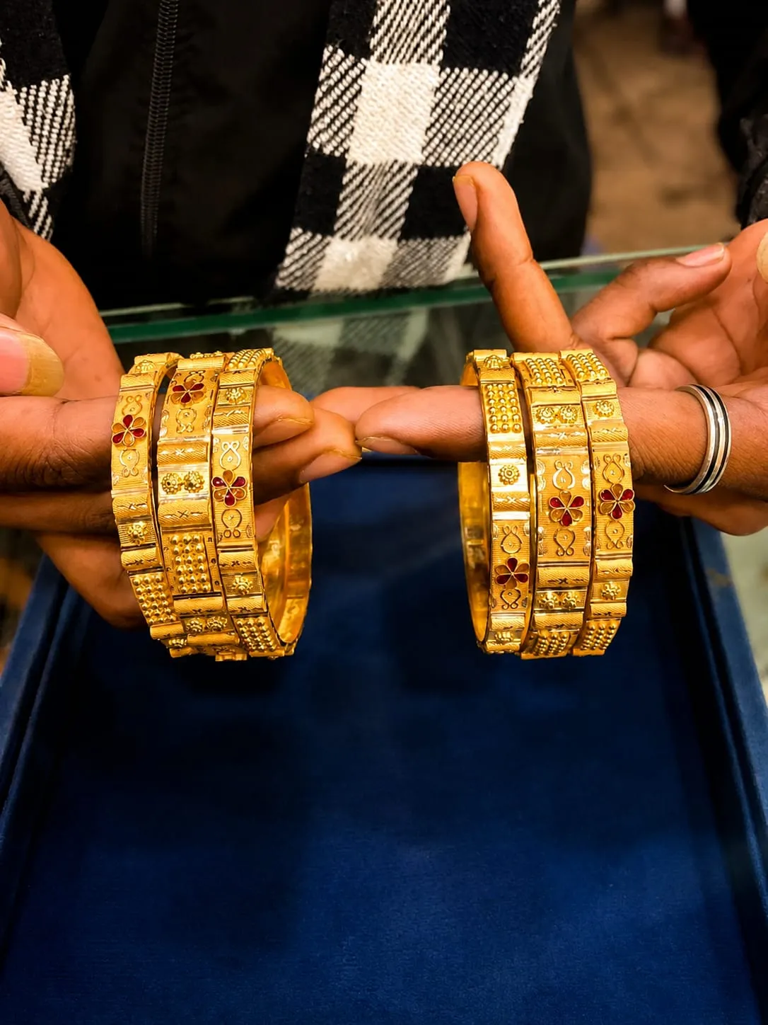 BANGLES' 