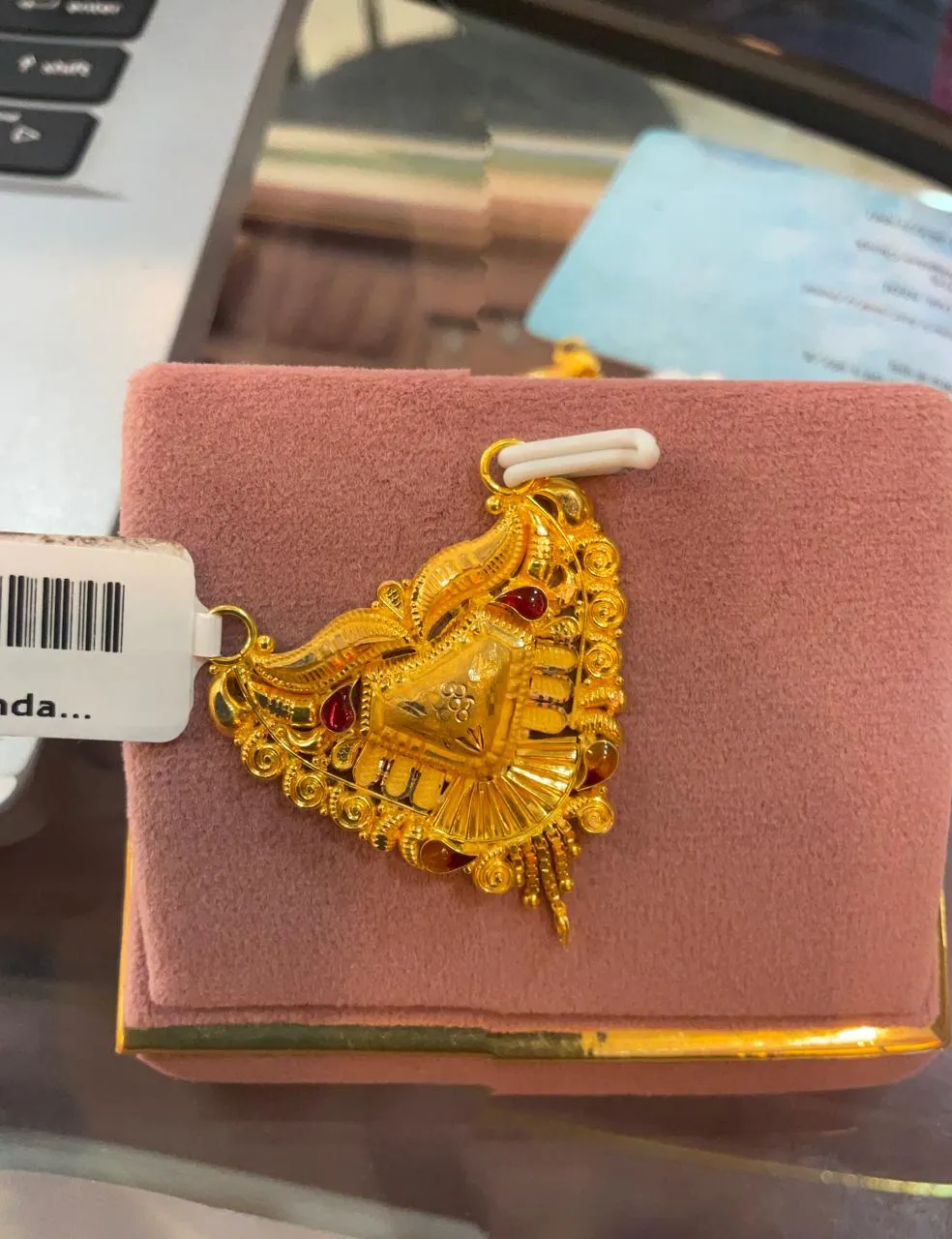 DABAL KUNDA PENDENT