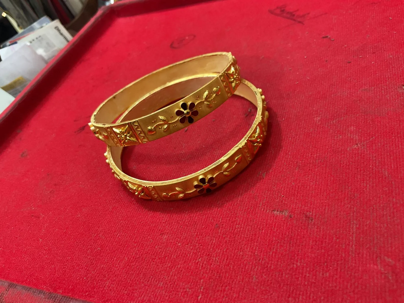 GOLD BENGAL - View 2